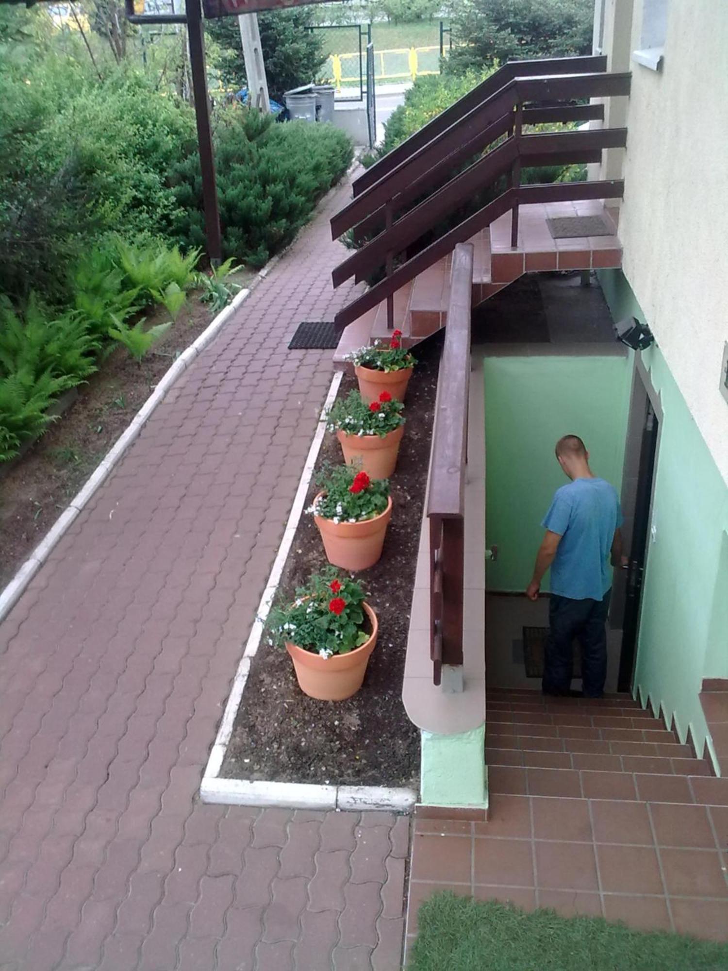 Apartamenty, Pokoje, Noclegi Pracownicze " Skarpa" Вилкасы Экстерьер фото